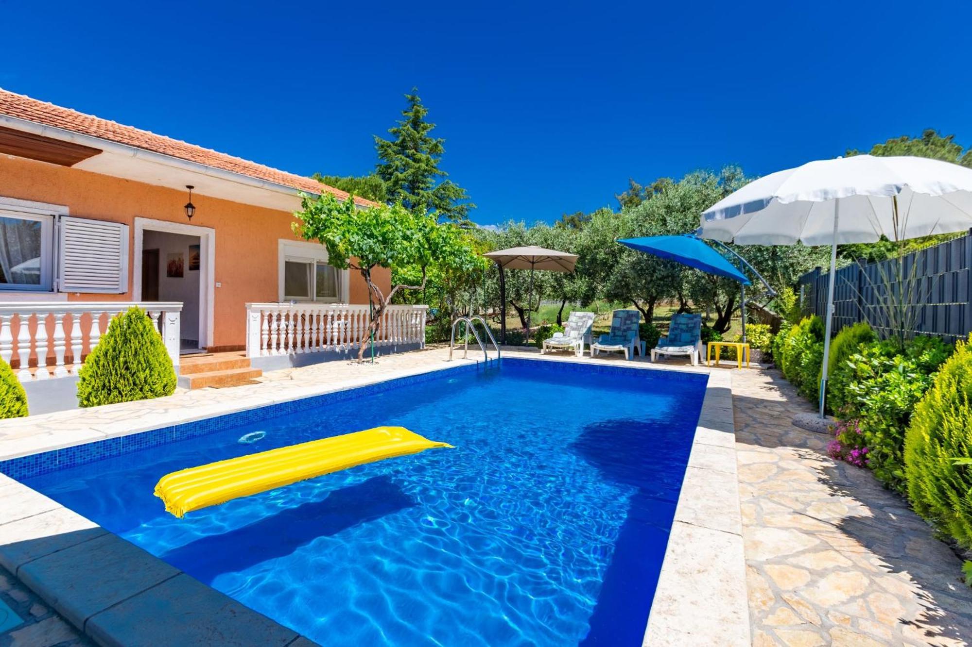 Holiday Home Flora Zadar Extérieur photo